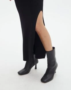 Round Neckline Knit Maxi Dress -Swoon Fashion kelly round neck black imageback kd119942knt