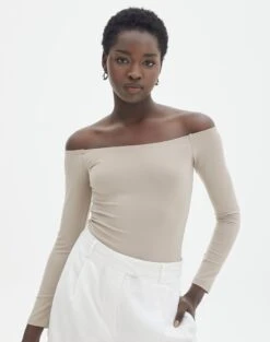 Oversized Hoodie -Swoon Fashion olive off the shoulder bodysuit longsleeve dusty mink front tb97721pch 3