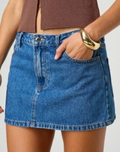 Oversized Baggy Tee 41 Oversized Baggy Tee -Swoon Fashion r leni low rise hemmed mini skirt suzy mid wash front ss55069rden 1