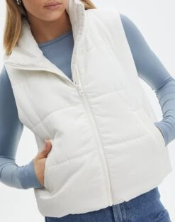 Cropped Puffer Vest -Swoon Fashion r sloan cropped puffer vest bad to the bone imageback vs49501rcml