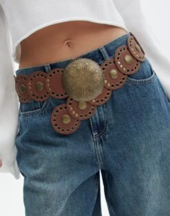 Cropped V Neck Tee -Swoon Fashion suri circle belt brown front be131016new 7