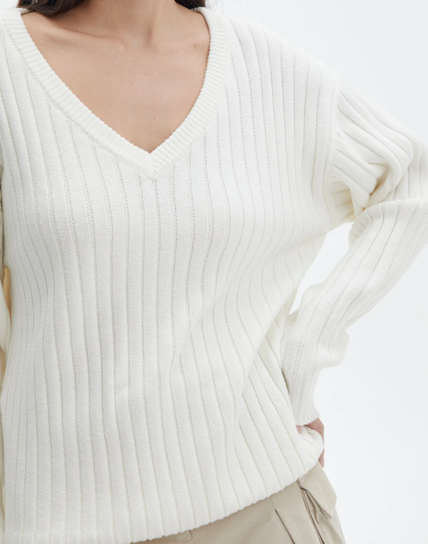 V-Neck Full Length Knit Jumper 6 V-Neck Full Length Knit Jumper - Image 4